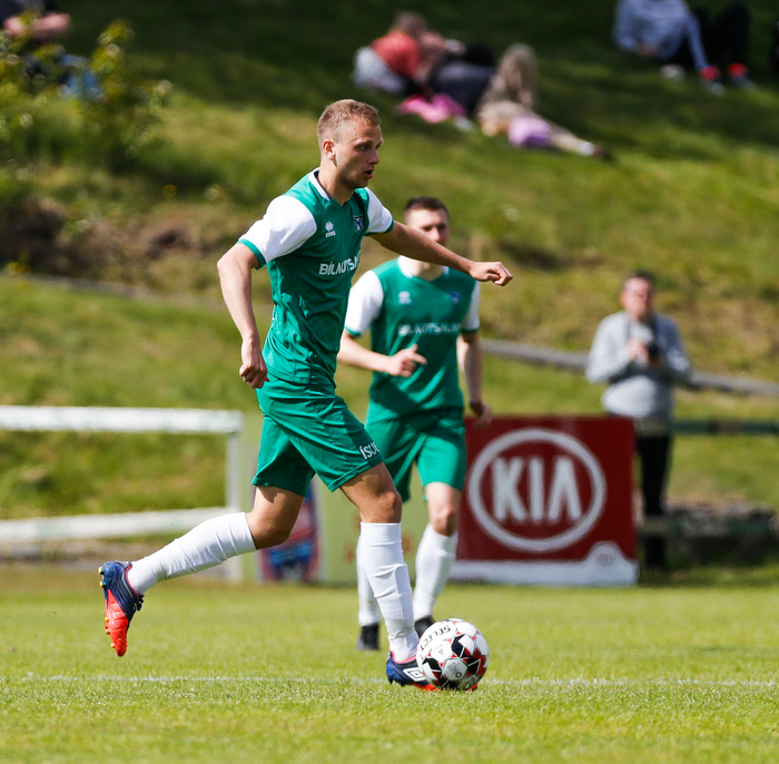 Ari Már Andrésson skoraði jöfnunarmark Njarðvíkur undir lokin.