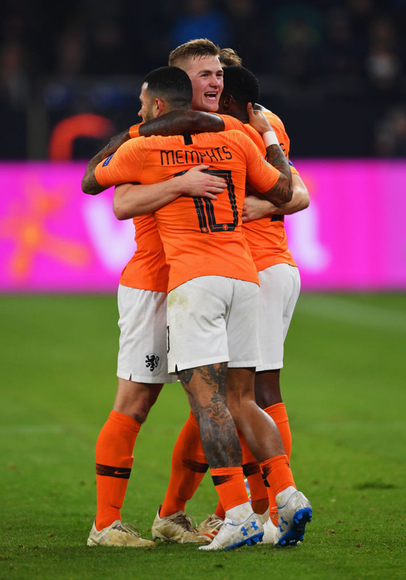 Byrjunarlið Þýskalands og Hollands: Memphis leiðir sóknina