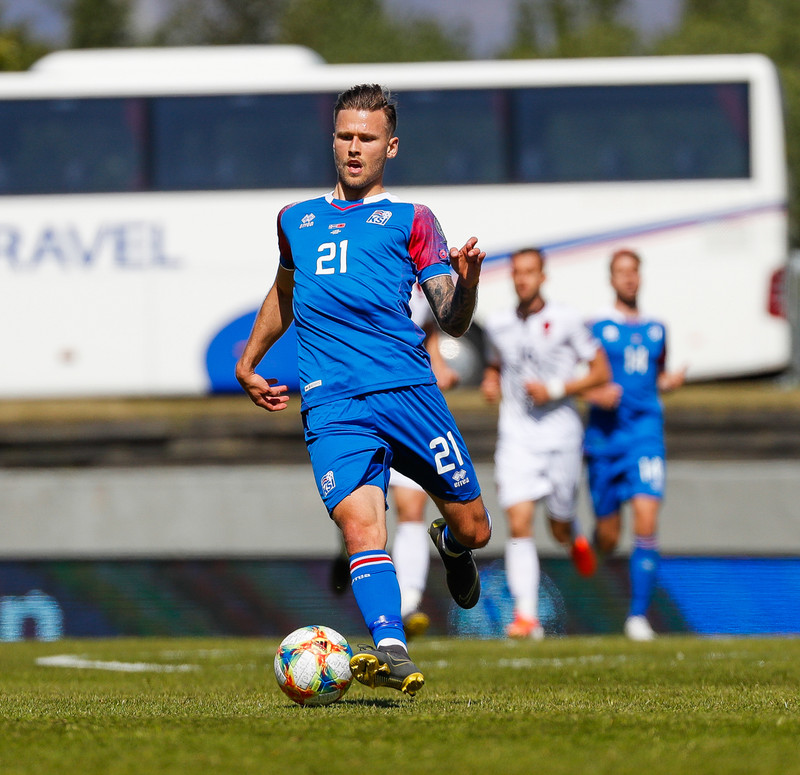 Arnór Ingvi óbrotinn