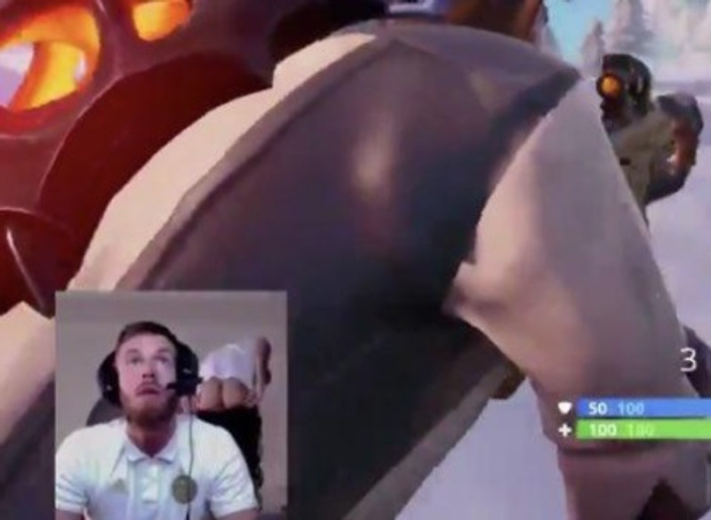 Vísað úr landsliði Alsír fyrir að múna við spilun á Fortnite