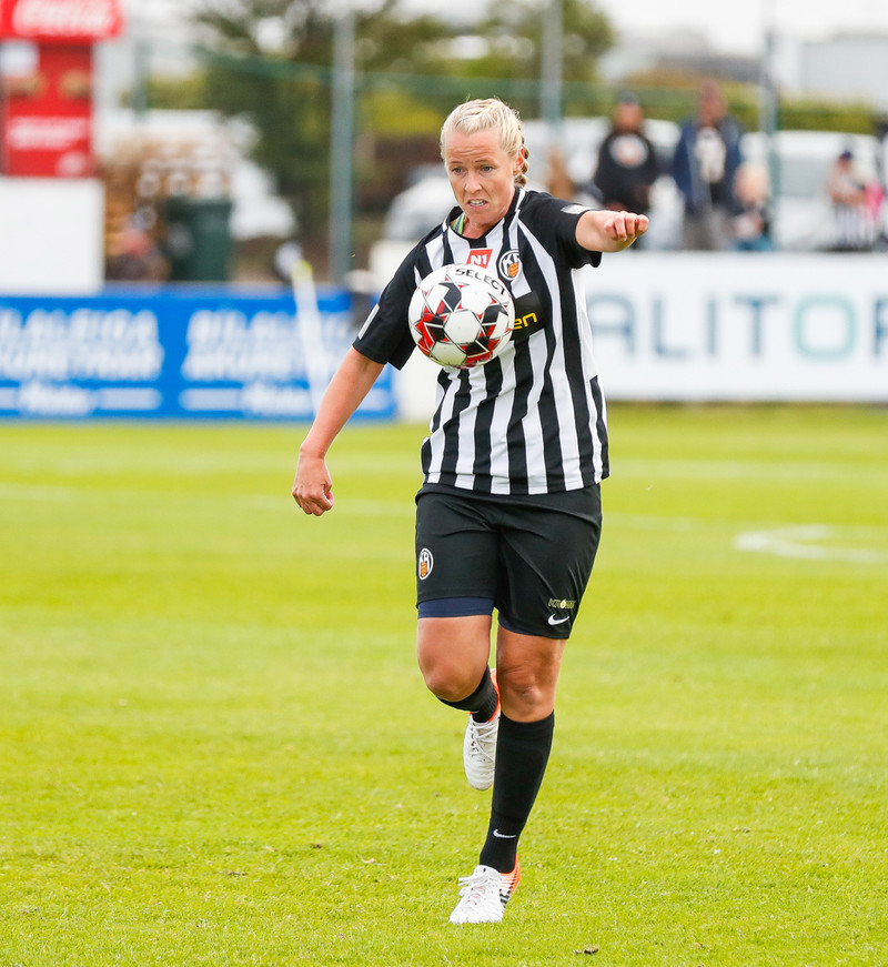 Þórunn: Gaman og stemning að spila á svona blautum velli