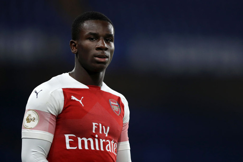 Leikmaður í eigu Arsenal yfirgaf völlinn grátandi vegna rasisma