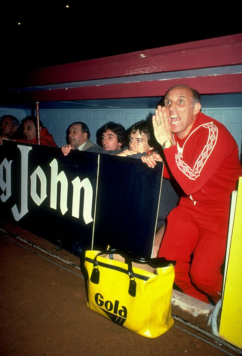 Ronnie Moran bjargaði á marklínu.