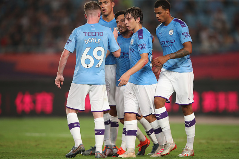 Leikmenn Manchester City fagna marki í dag.