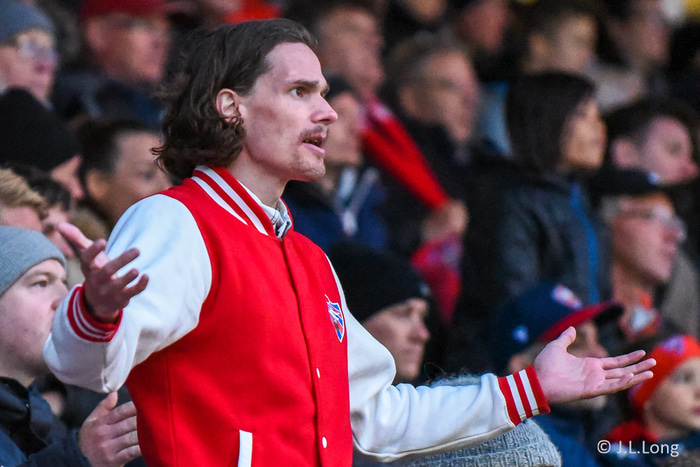 Stuðningsmaður Vals steinhissa.