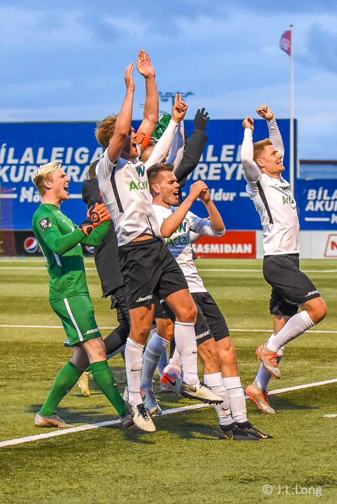 FH-ingar fögnuðu á Hlíðarenda.