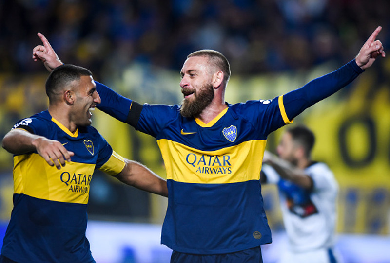 De Rossi fagnar marki sínu.