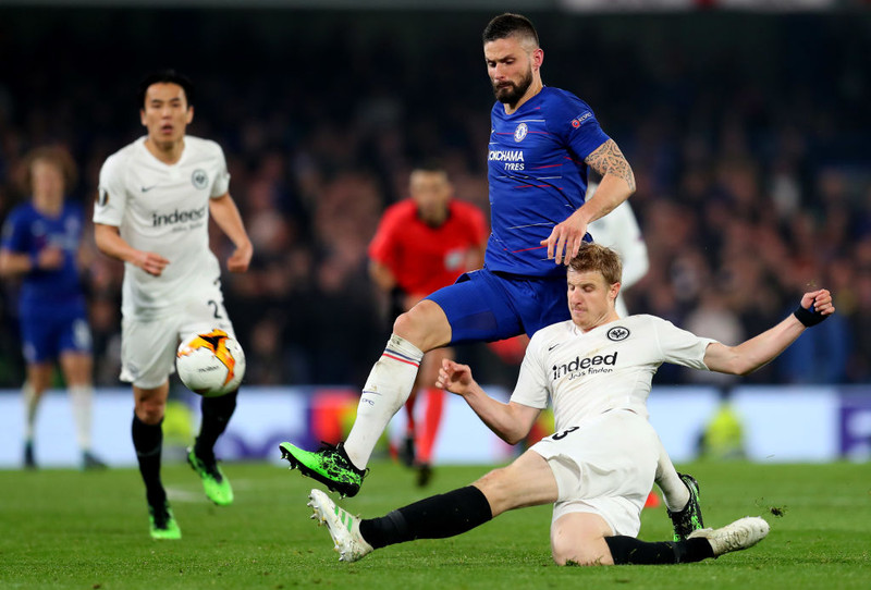 Hinteregger gerði góða hluti að láni hjá Augsburg á síðustu leiktíð og spilaði undanúrslitaleik Evrópudeildarinnar gegn Chelsea.