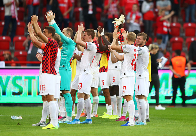 RB Leipzig byrjar tímabilið á 4-0 sigri.