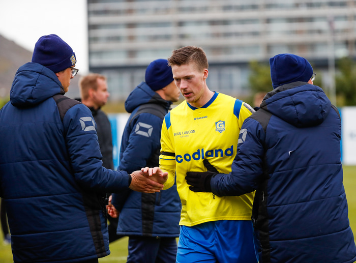 Aron Jóhannsson byrjar.