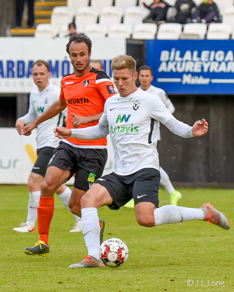 Myndaveisla 1: FH vann Fylki í krikanum