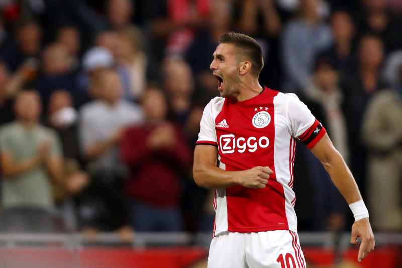 Dusan Tadic er enn hjá Ajax.