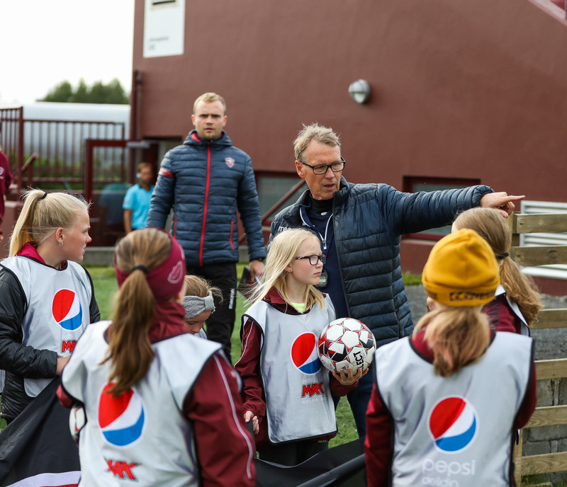 Myndaveisla: Valur sigraði Selfoss