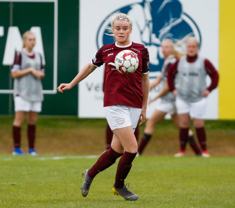 Myndaveisla: Valur sigraði Selfoss