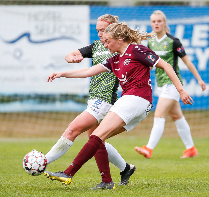 Myndaveisla: Valur sigraði Selfoss