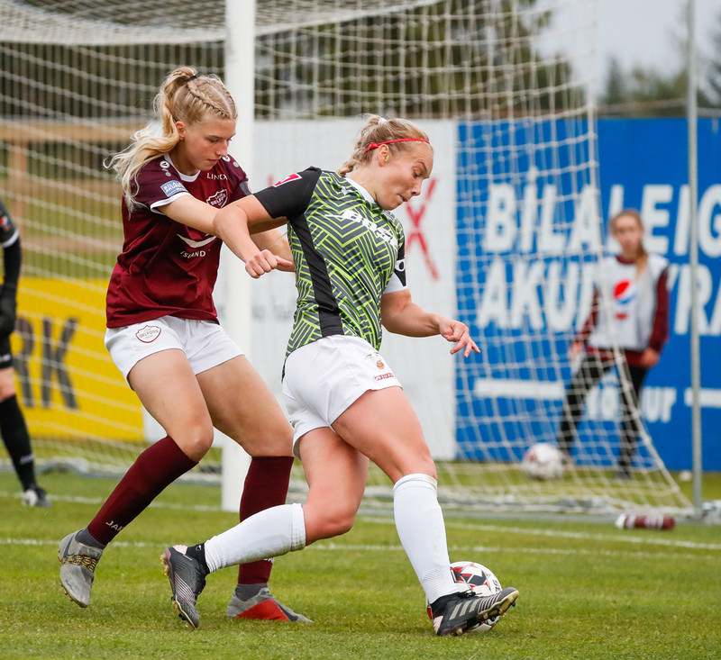 Myndaveisla: Valur sigraði Selfoss