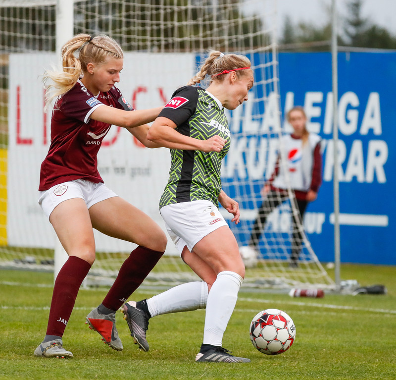 Myndaveisla: Valur sigraði Selfoss