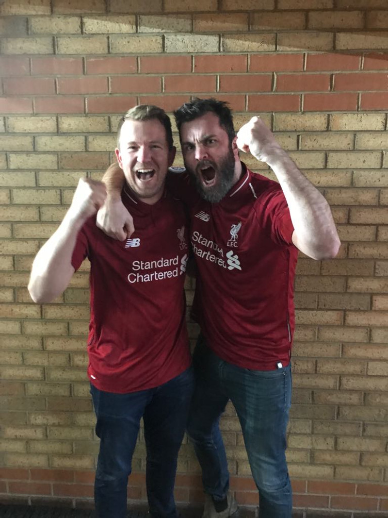 Formaður Liverpool samfélagsins Sóli Hólm og varaformaðurinn Baldur Kristjánsson á Anfield eftir 3-1 sigur Liverpool á ManU í desember 2018