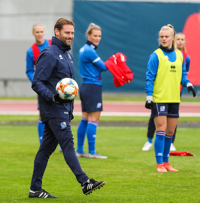Jón Þór Hauksson, landsliðsþjálfari kvenna.