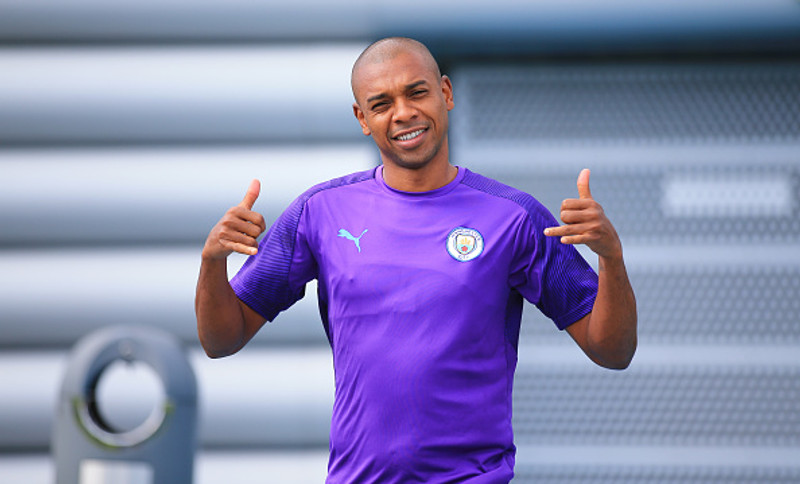 Fernandinho búinn að framlengja