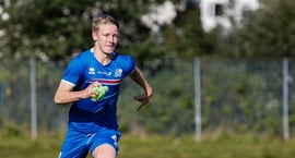 Hringdi tveimur mínútum eftir fréttina - Bíður eftir...