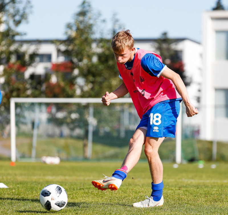 Eftir að hafa farið í seinni ferðina til AAB þá áttaði ég mig strax á því að áhuginn hjá þeim væri mun meiri.