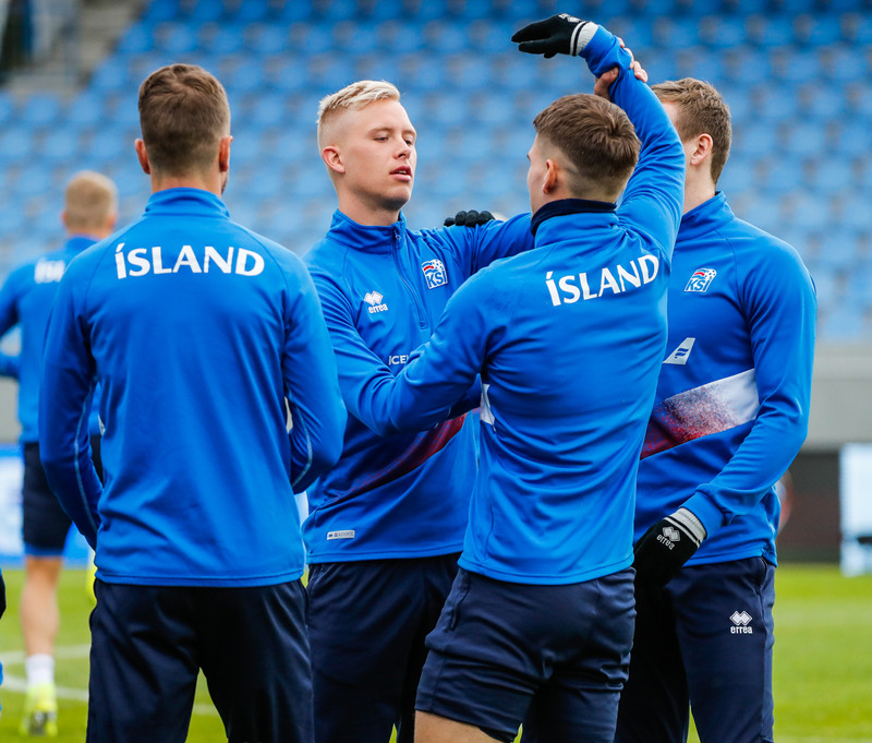 Myndaveisla frá æfingu Íslands fyrir Moldóva leikinn