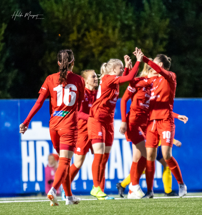 Haukar fara áfram í 8-liða úrslit.