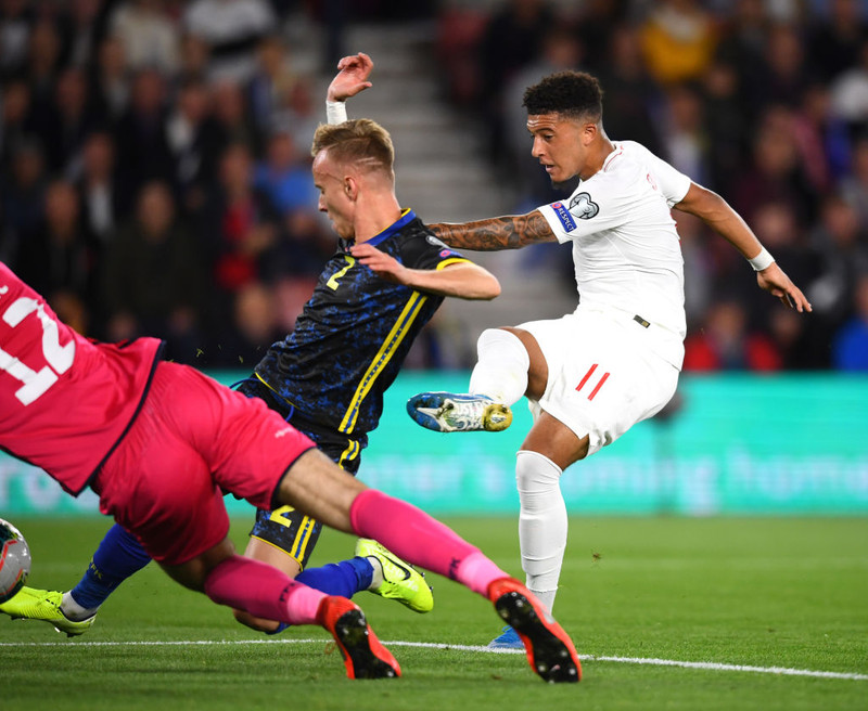 Jadon Sancho skoraði tvö í gær