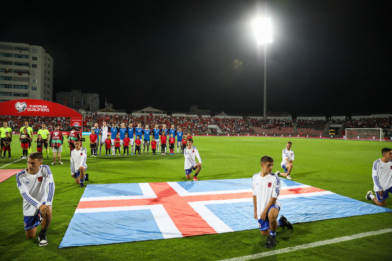 Myndaveisla frá tapinu í Albaníu í gær