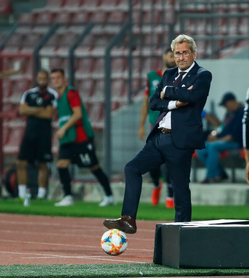 Erik Hamren á hliðarlínunni í Albaníu í kvöld.