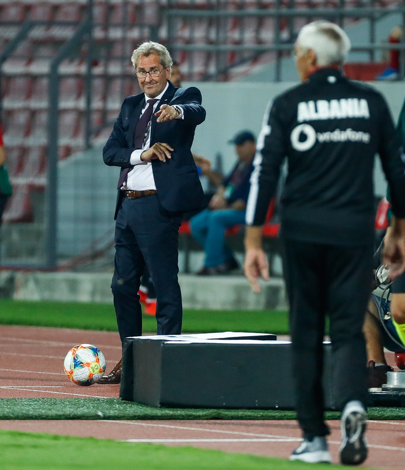 Myndaveisla frá tapinu í Albaníu í gær