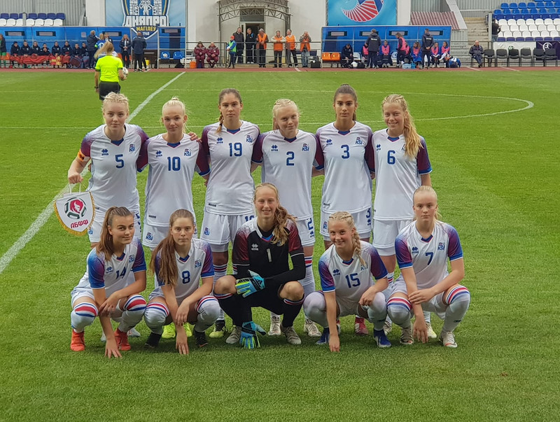 U17 kvenna gerði jafntefli á Írlandi