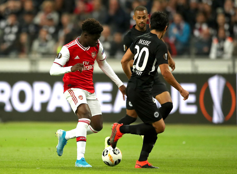 Saka, 18 ára gamall, er í byrjunarliði Arsenal.