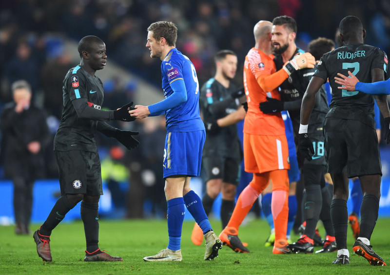 Kante hefur verið hjá Chelsea í þrjú ár. Vardy er á sínu áttunda ári hjá Leicester.