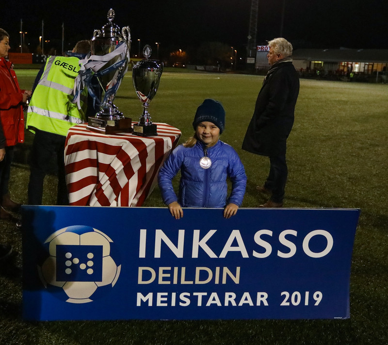 Myndaveisla: Þróttur hampar bikarnum í Inkasso-kvenna