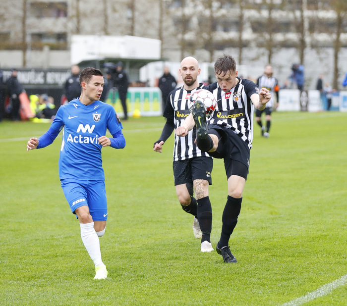 KR vann FH á Meistaravöllum í dag