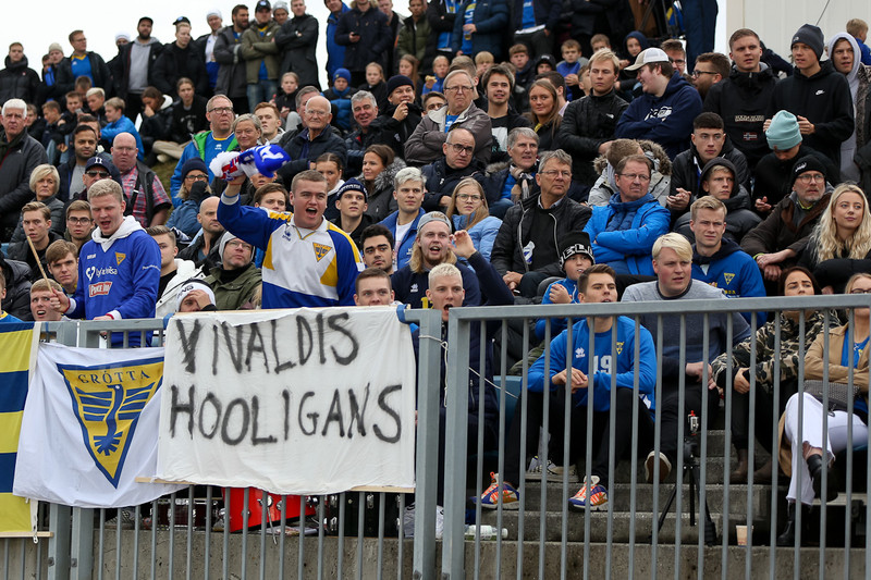 Jóladagatalið: Stólar fullir af hálfvitum