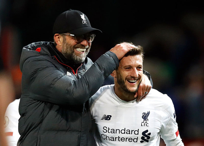 Jurgen Klopp og Adam Lallana.
