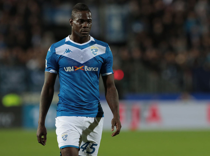Myndband: Balotelli gekk af velli útaf kynþáttaníð