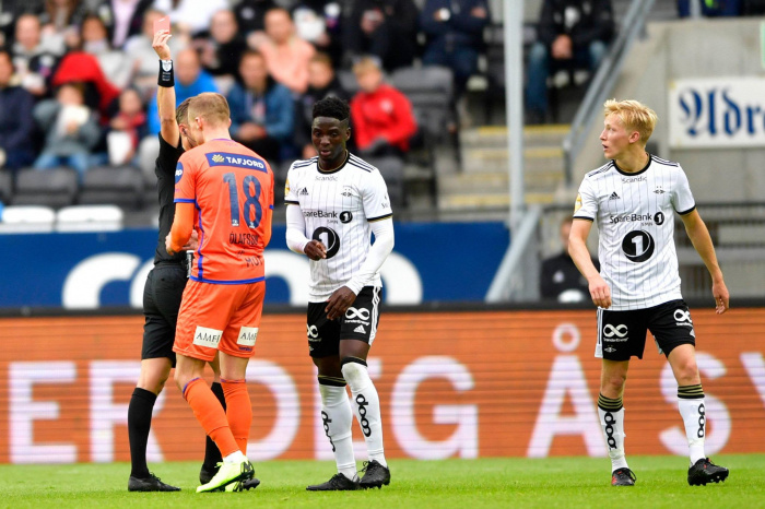 Davíð fékk rautt gegn Rosenborg í bikarnum.
