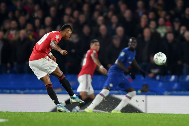 Aukaspyrnan gegn Chelsea í deildabikarnum þótti svipa til Ronaldo.