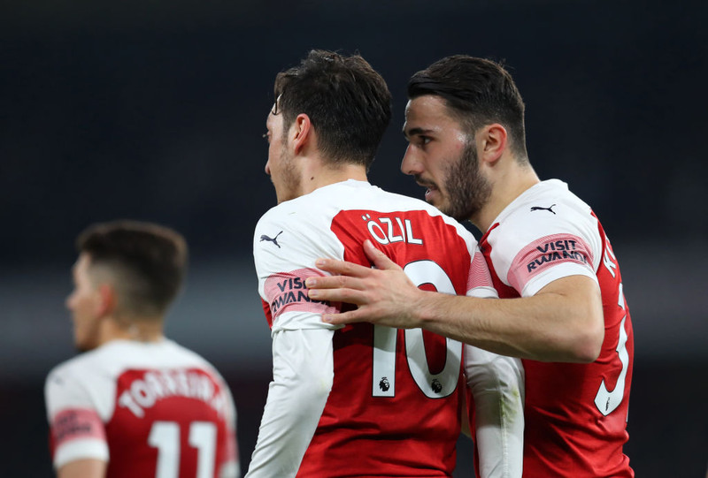 Özil og Kolasinac eru góðir félagar og voru saman í fríi þegar reynt var að ræna úrunum þeirra.