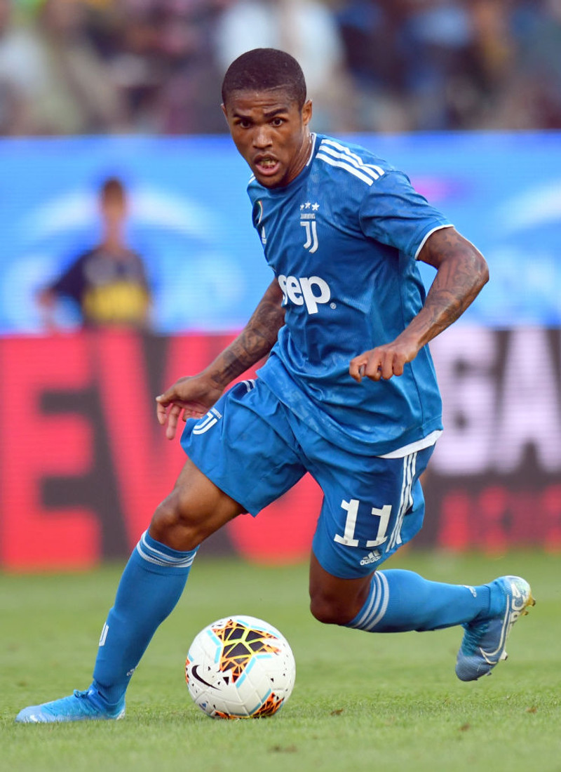 Douglas Costa á leið til Gremio