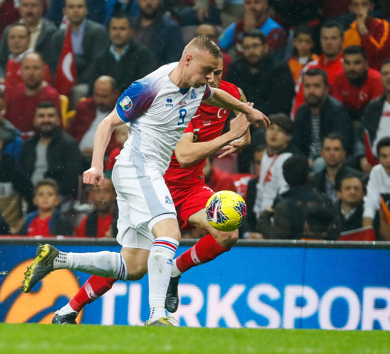Kolbeinn Sigþórsson í baráttunni gegn Tyrklandi.