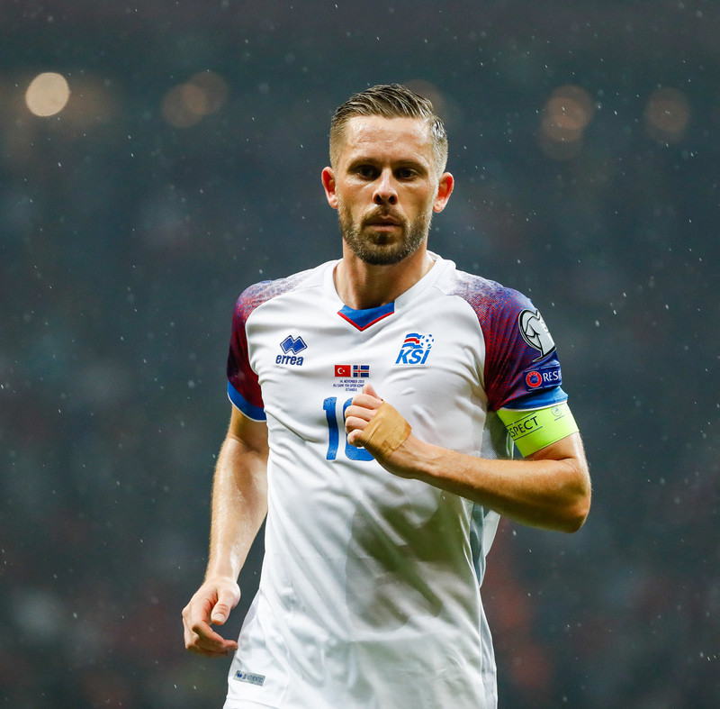 <b>Gylfi Þór Sigurðsson</b> - Klárlega langstærsta nafnið á þessum lista. Er frjálst að semja við félag eftir að mál gegn honum á Bretlandi var fellt niður. Ef hann vill halda áfram í fótbolta gæti verið tilvalið fyrir hann að semja við félag í Bestu deildinni og spila hér í sumar. Þá gæti hann komið sér í leikform og samið svo við félag úti í heimi í sumar. Ef hann semur við félag hér á landi þá fer hann að öllum líkindum í FH.