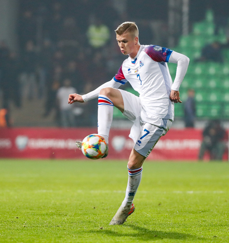 Samúel Kári hefur ekki verið í hóp hjá Paderborn frá því að þýska úrvalsdeildin fór aftur af stað. Meiðsli hafa eitthvað verið að stríða honum.