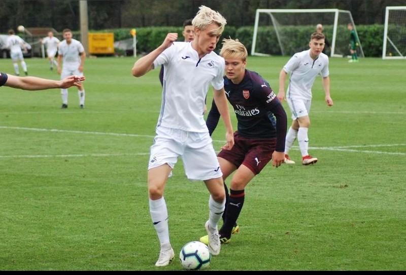 Arnór í leik gegn unglingaliði Arsenal.