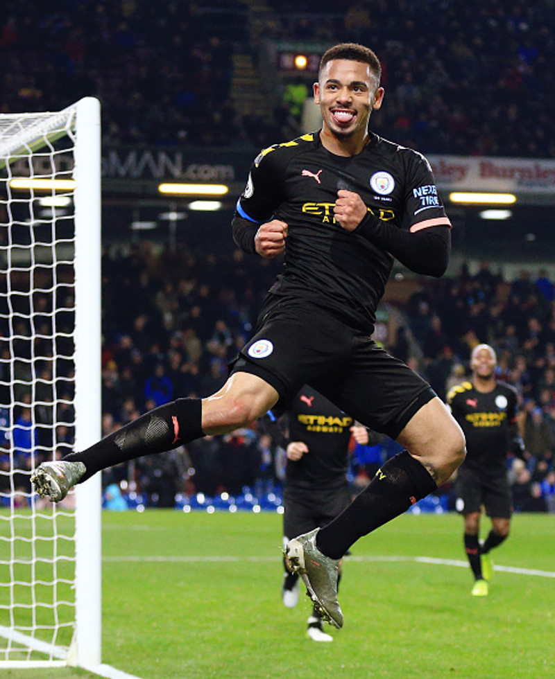 Jesus byrjar frammi með Aguero.