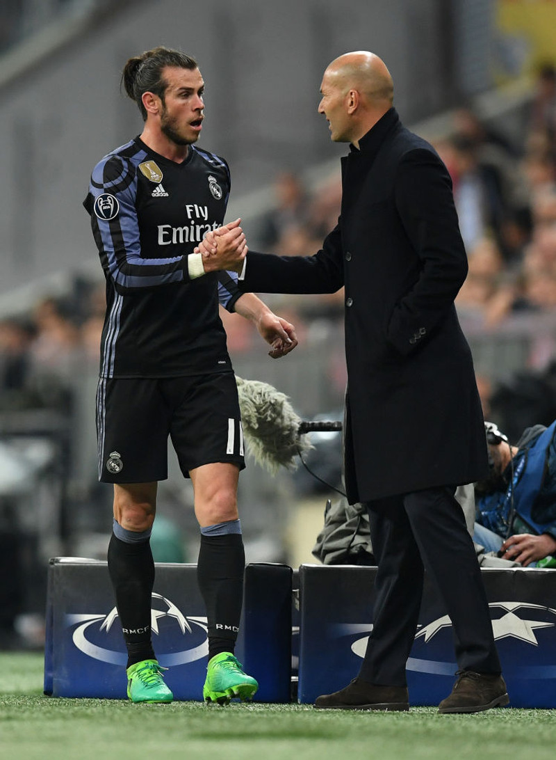 Myndband: Bale í ímyndunargolfi á miðri æfingu